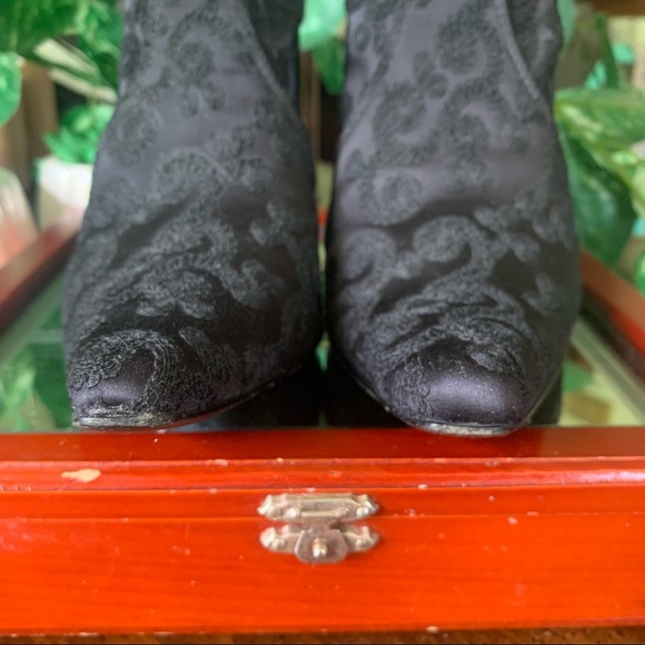 Donald Pliner Couture Embroidered M095 Boots 8 - Picture 16 of 16